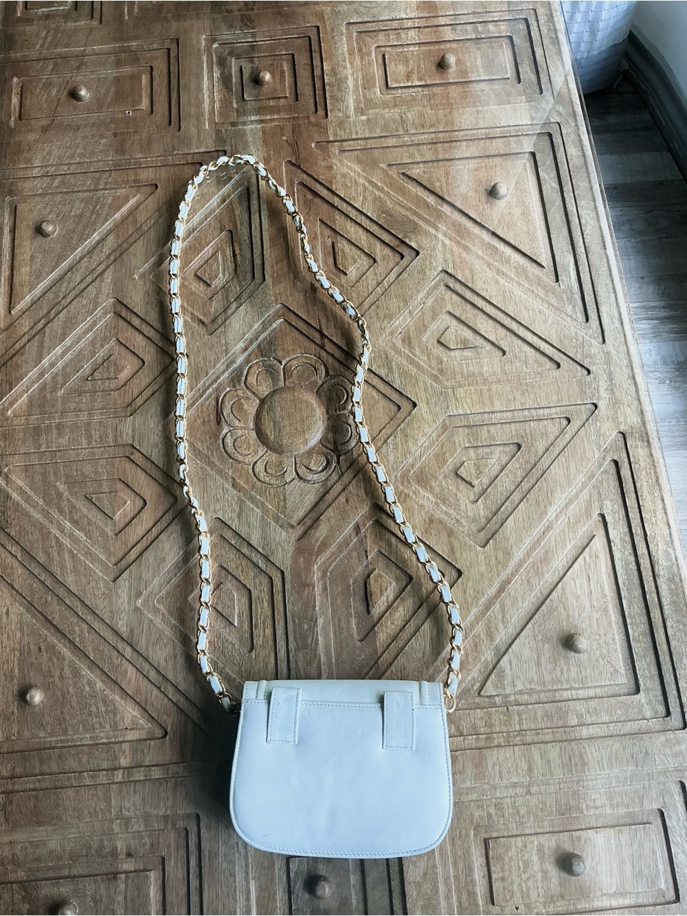 1990’s vintage white leather Chanel wallet on chain - Picture 2 of 5